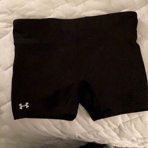 Small Under Armour 2” spandex shorts